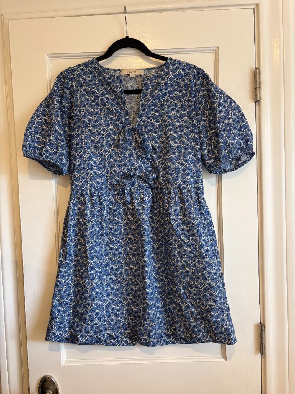 Ann Taylor Loft midi dress, size XS, with cute bow detail